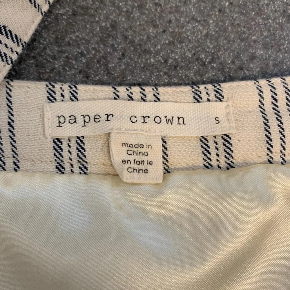 Anthropologie Paper Crown Lexington romper features a striped pattern Size Small - Picture 6 of 8